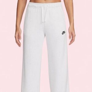 NIKE Club Fleece Sweatpants
